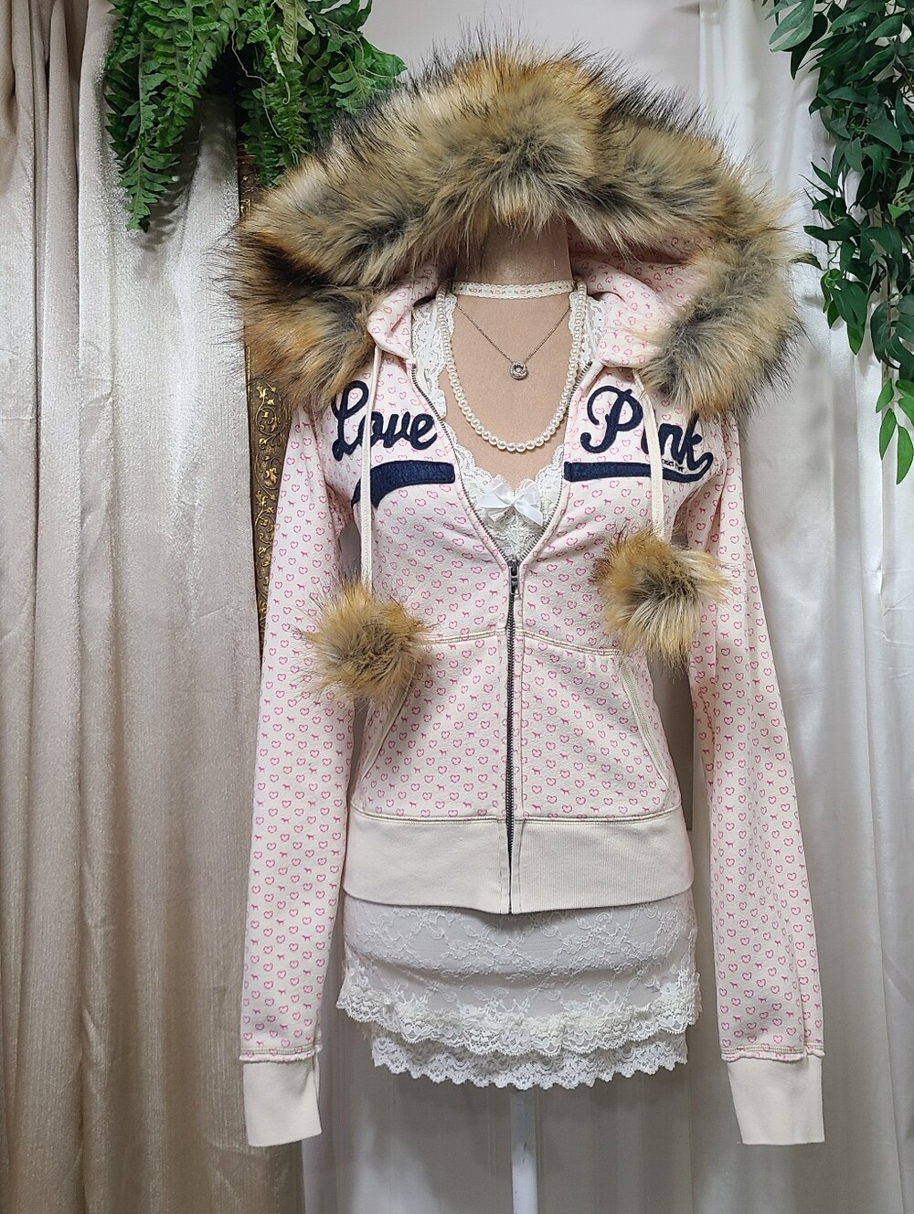 Rare Vintage VS Pink Heart Print Dog Logo Faux Fur Hood Trim Hoodie W/ Pom Poms